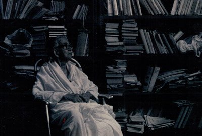 anant lal thakur in library